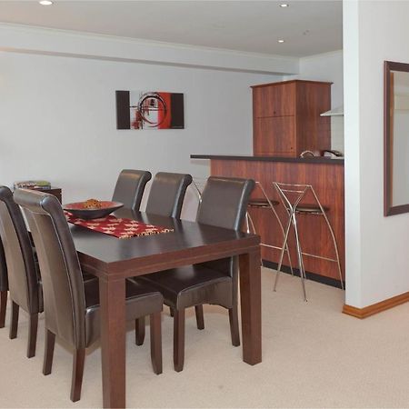 Qv Absolute Waterfront Apartment Оукланд Екстериор снимка